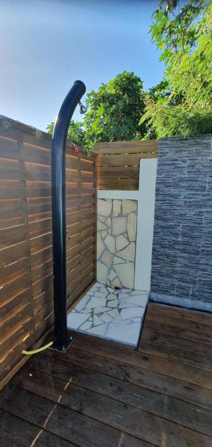 "Chez Claudia "Charmant Logement Avec Jacuzzi Privatif En Toute Intimite Sur Belle Terrasse Exterieure En Bois Et Piscine Courcelles Bagian luar foto