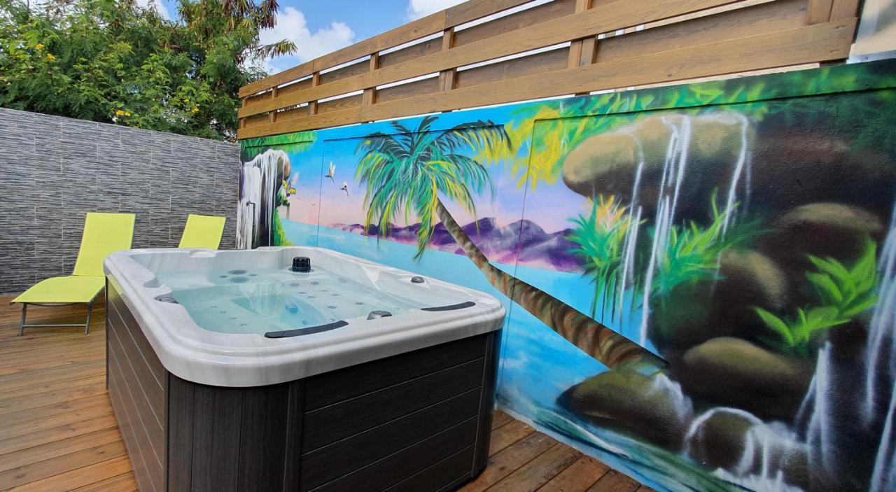 "Chez Claudia "Charmant Logement Avec Jacuzzi Privatif En Toute Intimite Sur Belle Terrasse Exterieure En Bois Et Piscine Courcelles Bagian luar foto