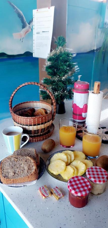"Chez Claudia "Charmant Logement Avec Jacuzzi Privatif En Toute Intimite Sur Belle Terrasse Exterieure En Bois Et Piscine Courcelles Bagian luar foto