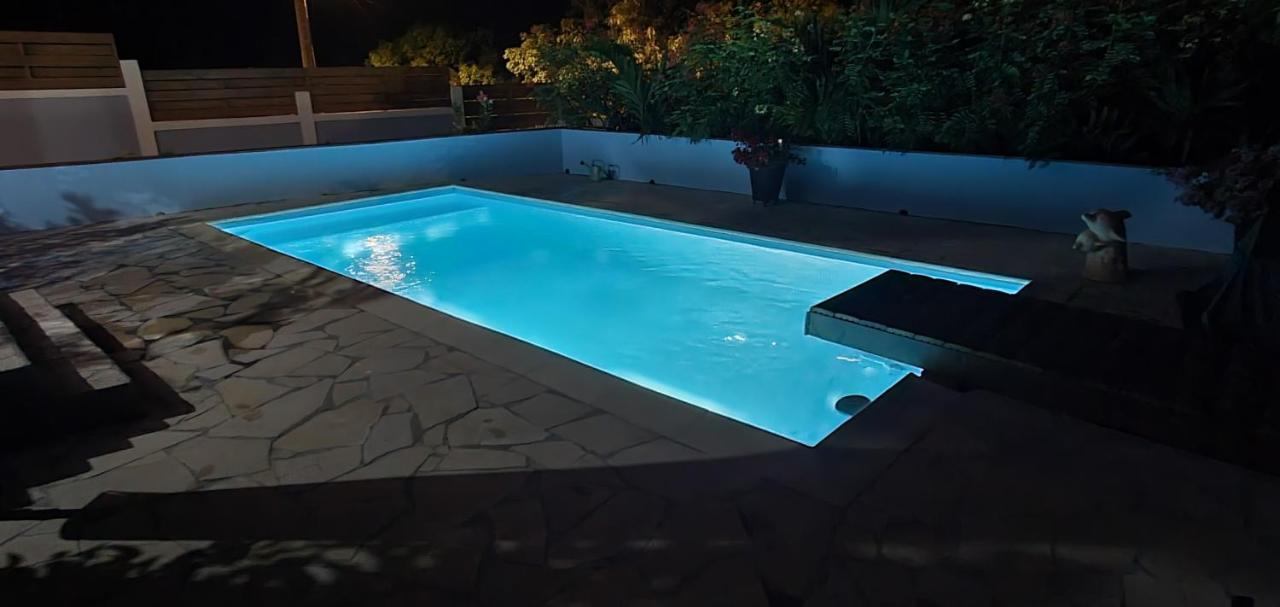"Chez Claudia "Charmant Logement Avec Jacuzzi Privatif En Toute Intimite Sur Belle Terrasse Exterieure En Bois Et Piscine Courcelles Bagian luar foto