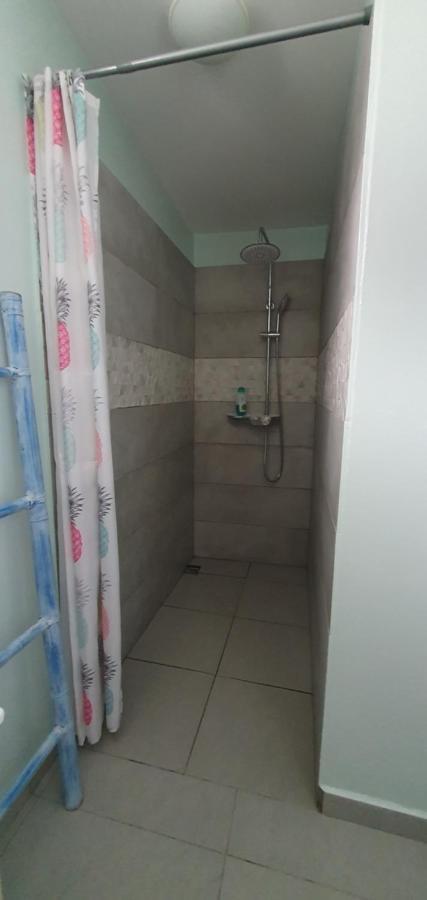 "Chez Claudia "Charmant Logement Avec Jacuzzi Privatif En Toute Intimite Sur Belle Terrasse Exterieure En Bois Et Piscine Courcelles Bagian luar foto