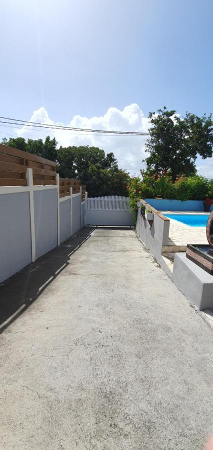 "Chez Claudia "Charmant Logement Avec Jacuzzi Privatif En Toute Intimite Sur Belle Terrasse Exterieure En Bois Et Piscine Courcelles Bagian luar foto