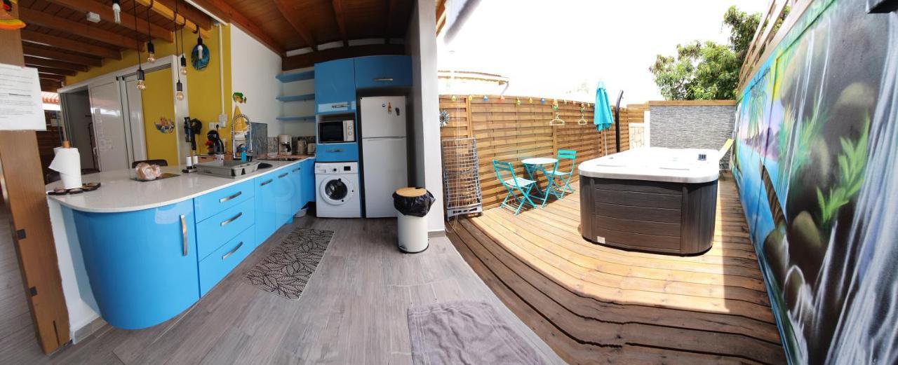 "Chez Claudia "Charmant Logement Avec Jacuzzi Privatif En Toute Intimite Sur Belle Terrasse Exterieure En Bois Et Piscine Courcelles Bagian luar foto