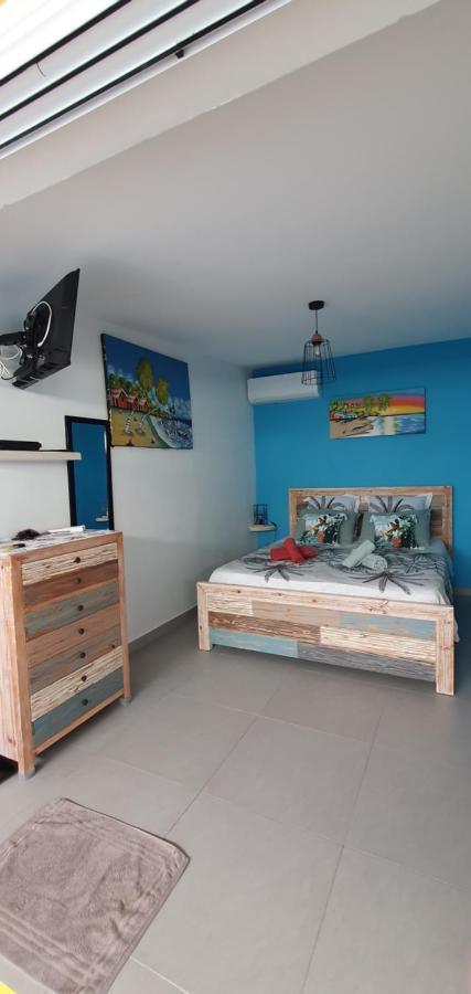 "Chez Claudia "Charmant Logement Avec Jacuzzi Privatif En Toute Intimite Sur Belle Terrasse Exterieure En Bois Et Piscine Courcelles Bagian luar foto